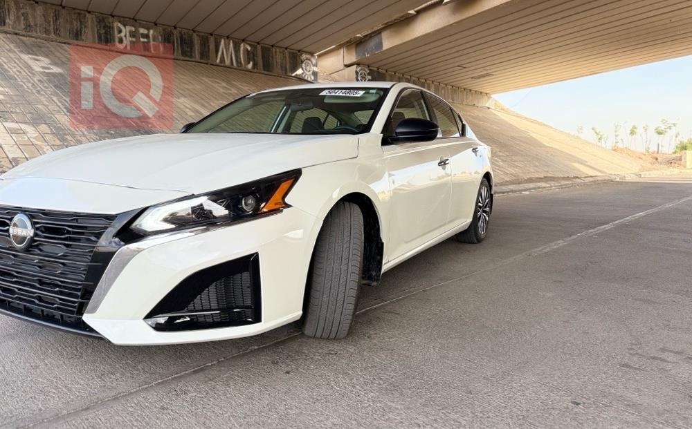 نيسان ألتيما